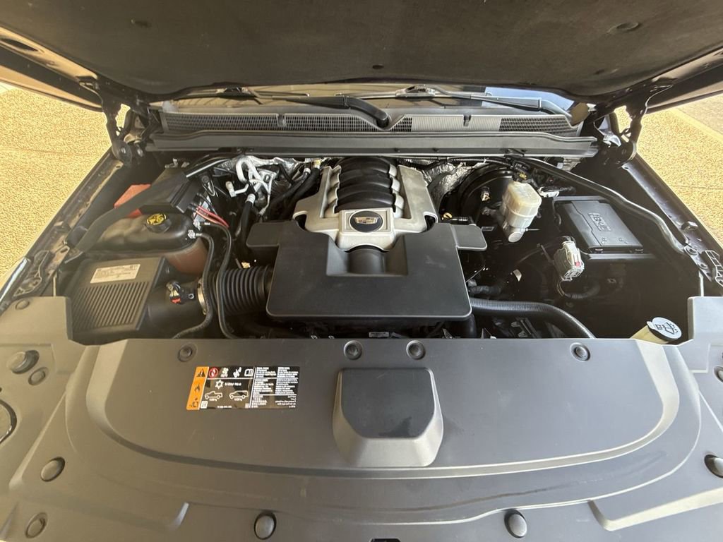 Certified 2018 Cadillac Escalade ESV Premium Luxury w/ LPO, Radiant Package image 30