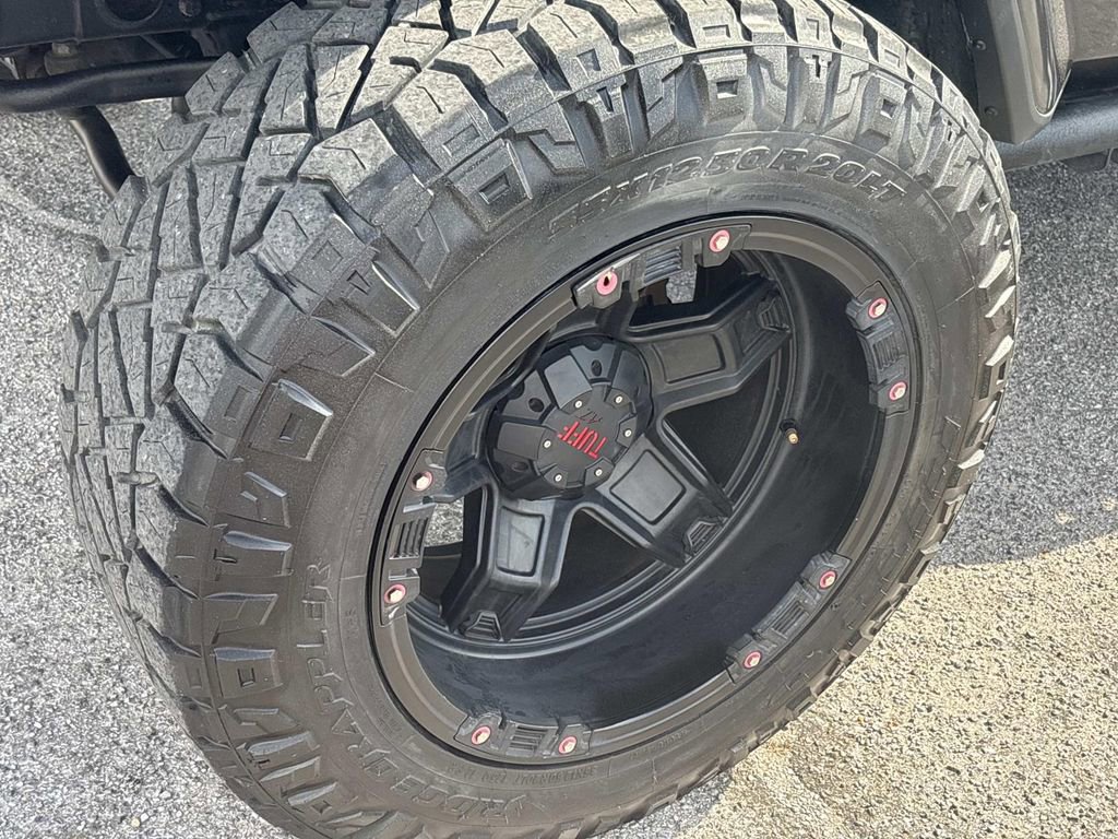 Used 2018 Jeep Wrangler Unlimited Sahara AWD/4WD image 9