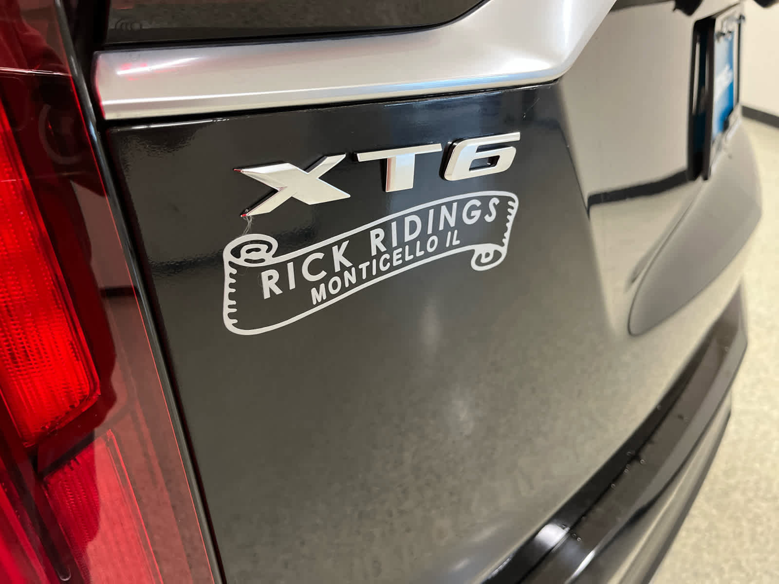 Used 2024 Cadillac XT6 Luxury w/ LPO, Floor Liner Package image 11