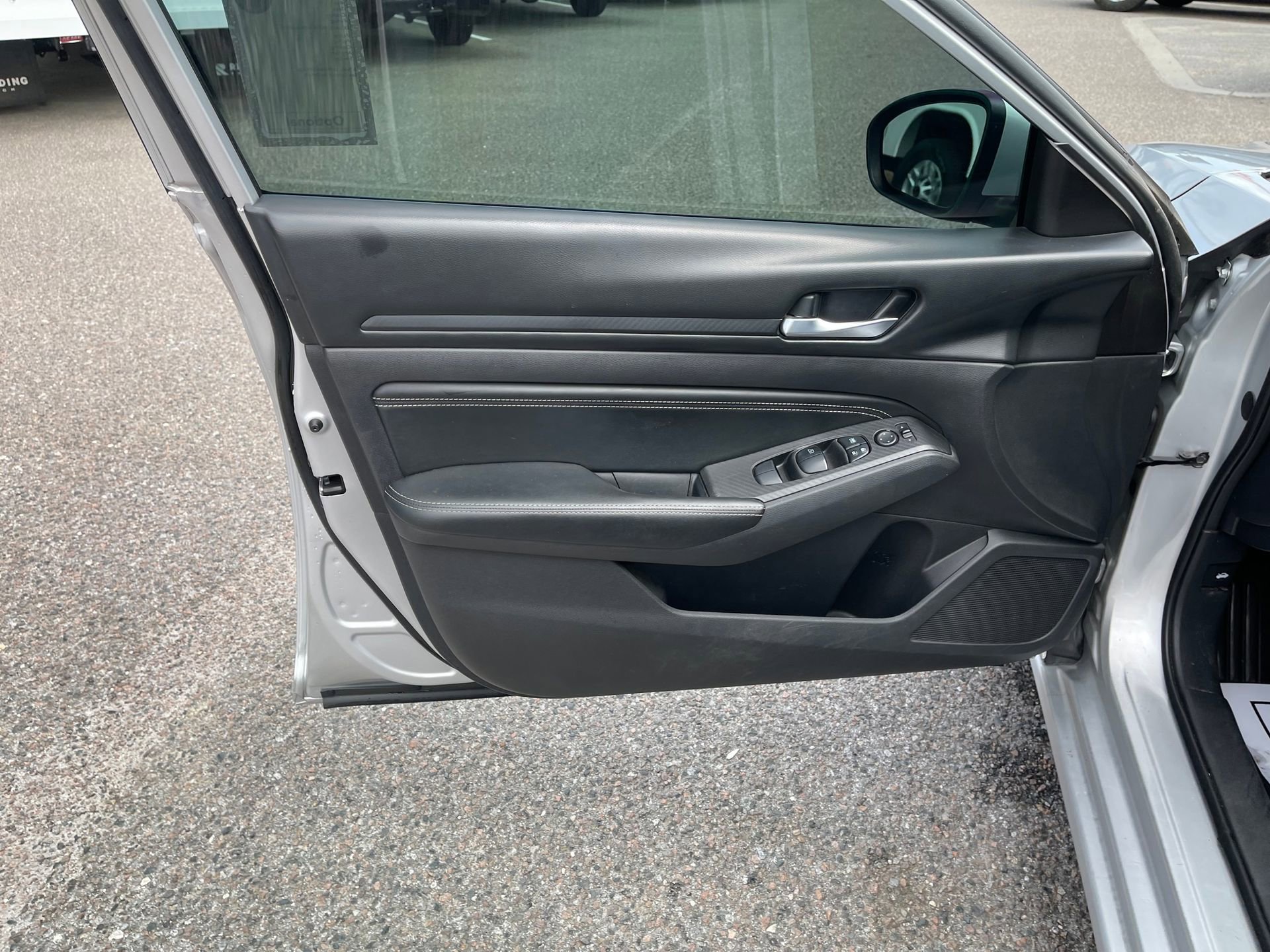 Used 2019 Nissan Altima 2.5 S FWD image 11
