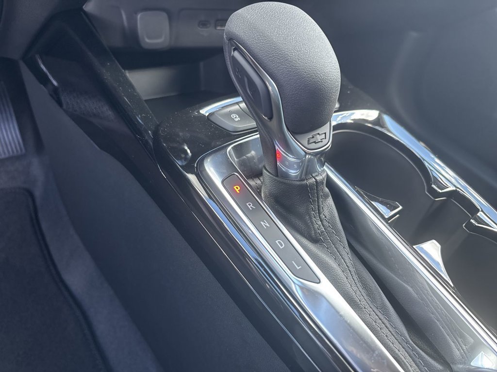 New 2026 Chevrolet Trax LT w/ Midnight Edition FWD image 18
