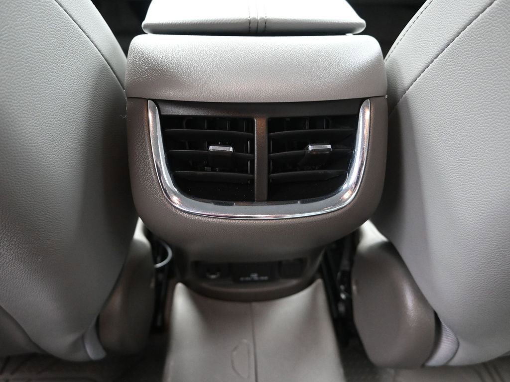 Used 2018 Chevrolet Malibu Premier w/ Premier Sun and Wheel Package image 31