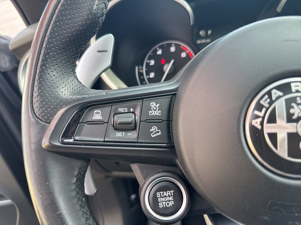 Used 2022 Alfa Romeo Stelvio Veloce AWD/4WD image 36