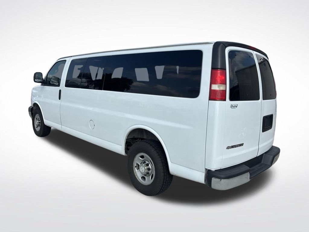 Used 2017 Chevrolet Express 3500 LT w/ LT Preferred Equipment Group RWD image 11