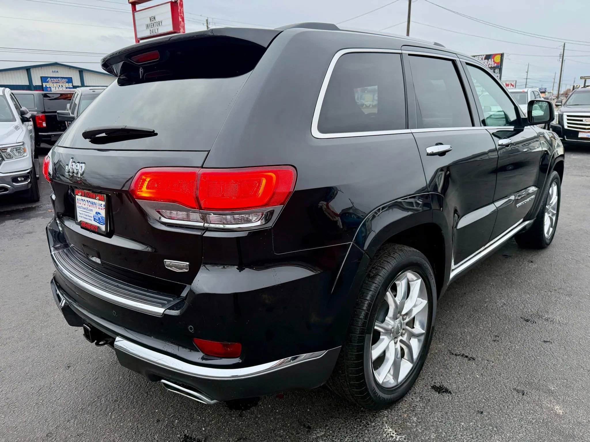 Used 2016 Jeep Grand Cherokee Summit image 7