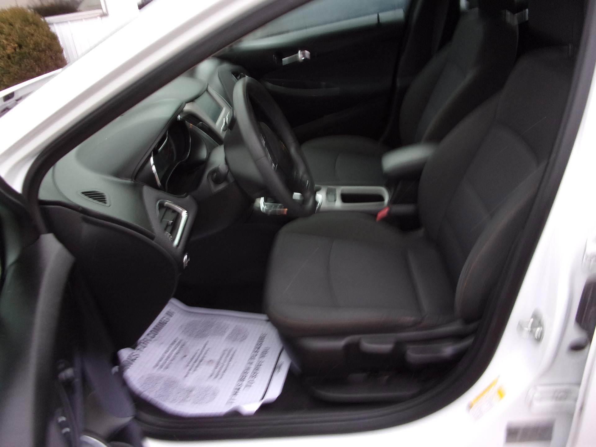Used 2018 Chevrolet Cruze LS w/ LS Fleet Convenience Package image 12