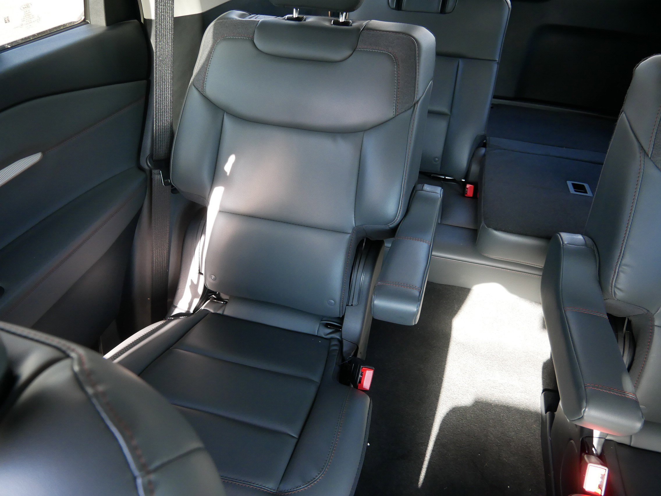 Used 2026 Ford Explorer Active w/ Active Comfort Package AWD/4WD image 12