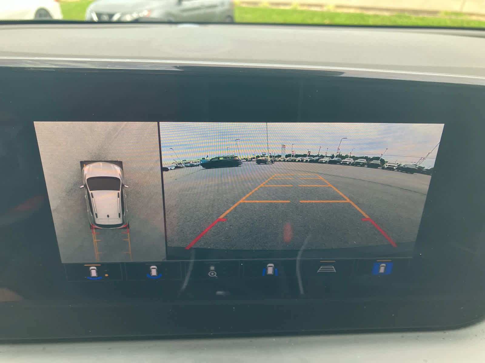 Used 2025 Buick Encore GX Avenir w/ Avenir Technology Package FWD image 21