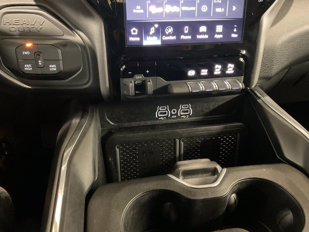 Used 2025 RAM 2500 Laramie w/ Sport Appearance Package AWD/4WD image 19