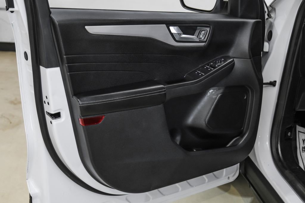 Used 2021 Ford Escape SE FWD image 45
