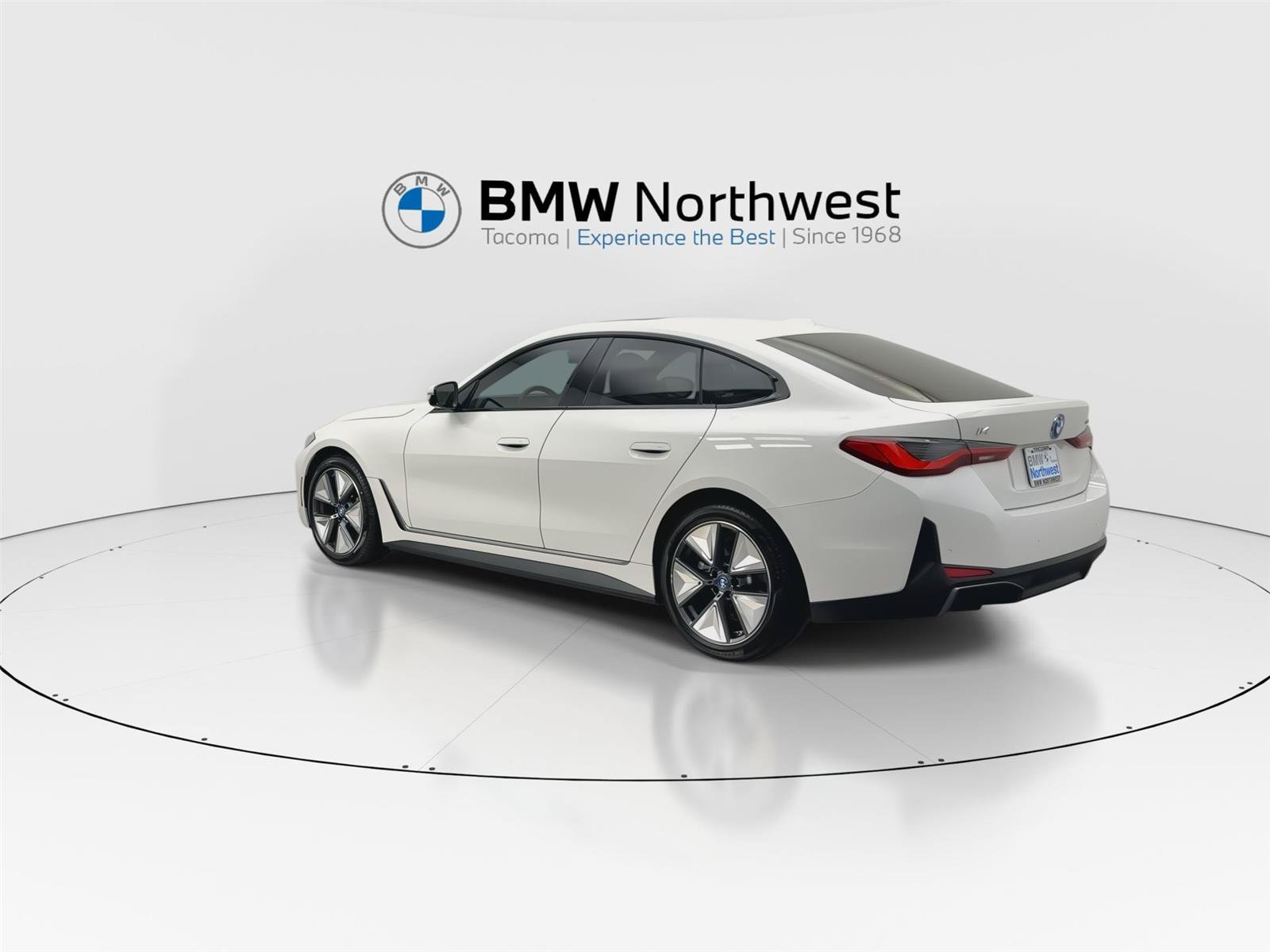 Used 2023 BMW i4 eDrive35 RWD image 12