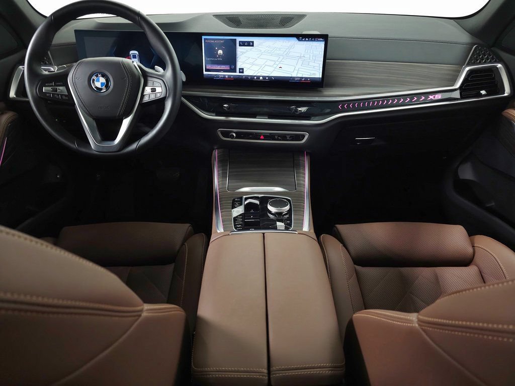 Used 2025 BMW X5 xDrive50e w/ Parking Assistance Package AWD/4WD image 15