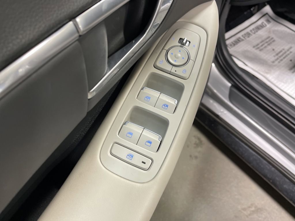 Used 2023 Hyundai Sonata SEL w/ Convenience Package FWD image 17