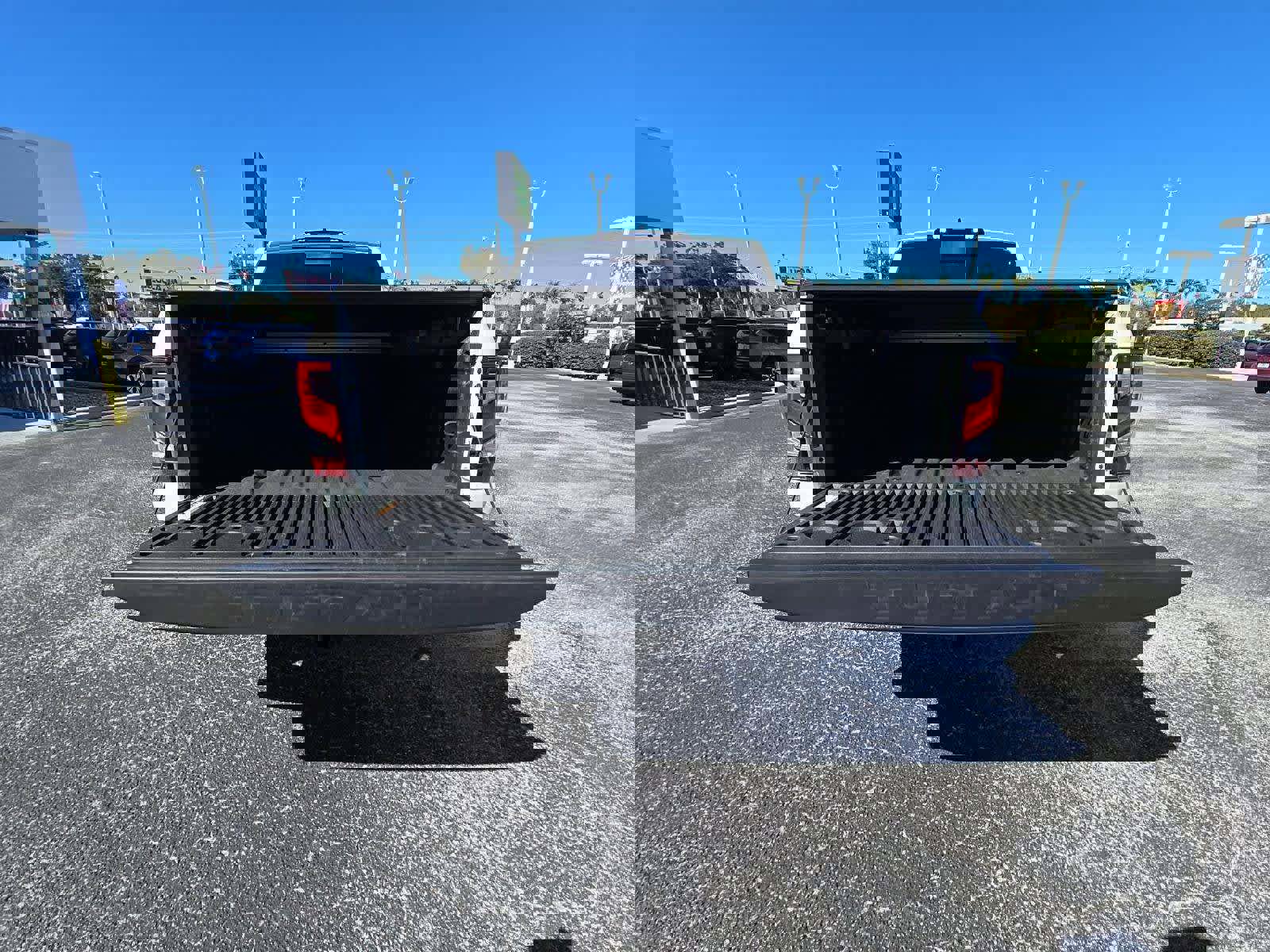 Used 2024 Nissan Titan PRO-4X w/ Pro-4x Utility Package image 11