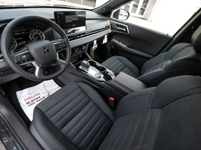 New 2026 Mitsubishi Outlander LE AWD/4WD image 17