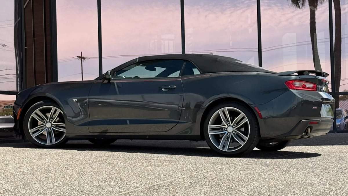 Used 2016 Chevrolet Camaro LT w/ RS Package RWD image 6