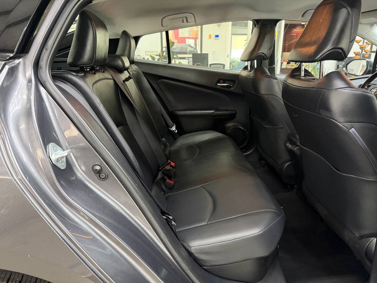 Used 2020 Toyota Prius XLE FWD image 15