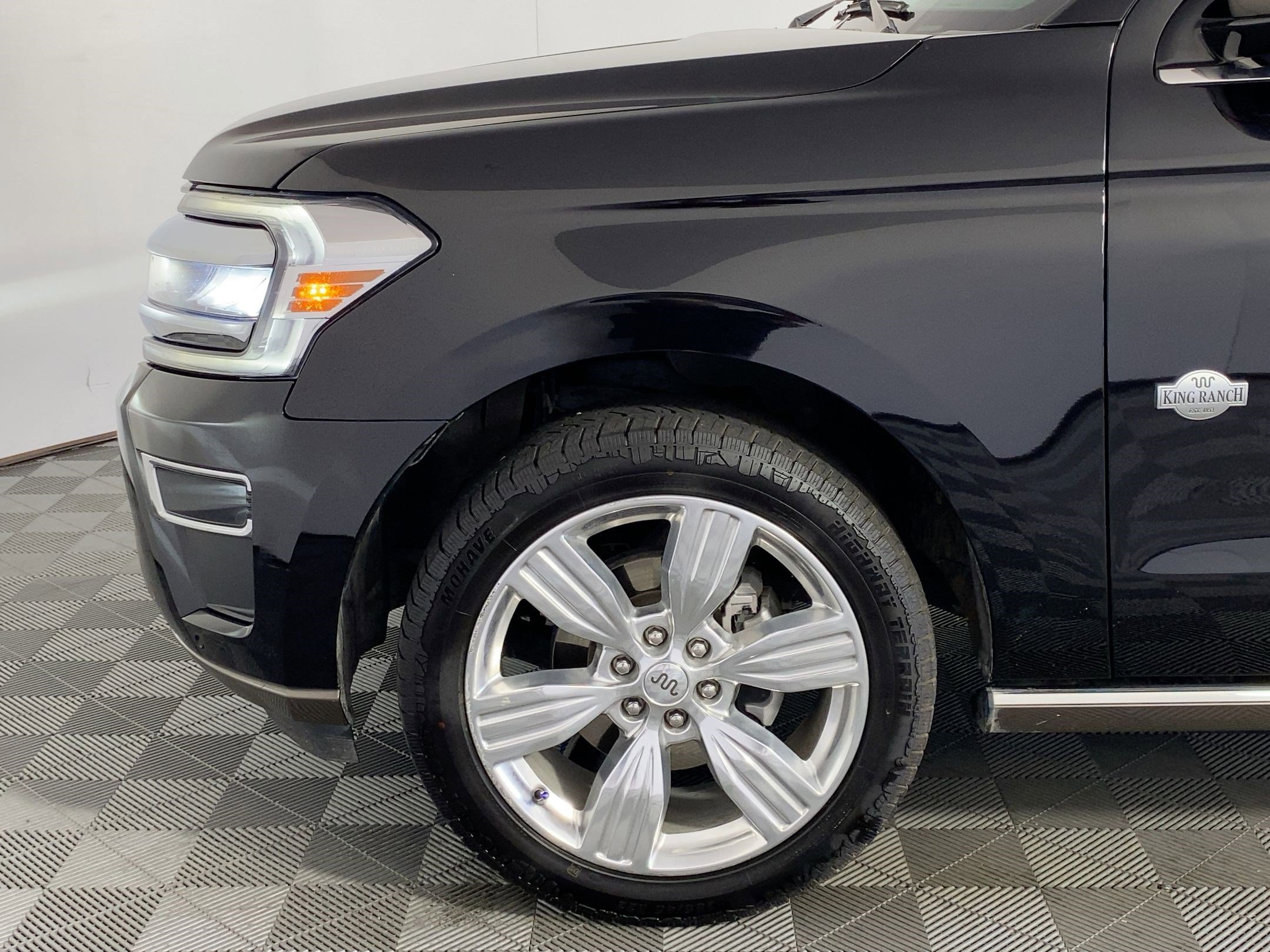 Used 2022 Ford Expedition King Ranch image 9