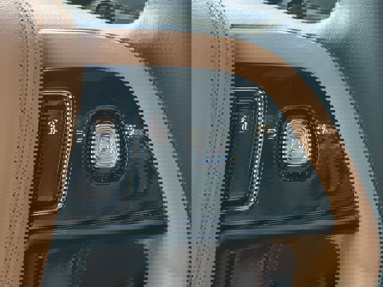 Used 2025 Lincoln Aviator Black Label w/ Jet Appearance Package image 27