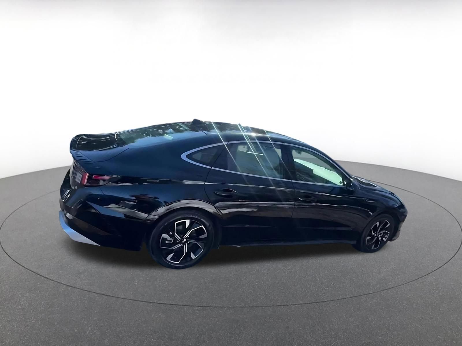 Used 2025 Hyundai Sonata SEL FWD image 11