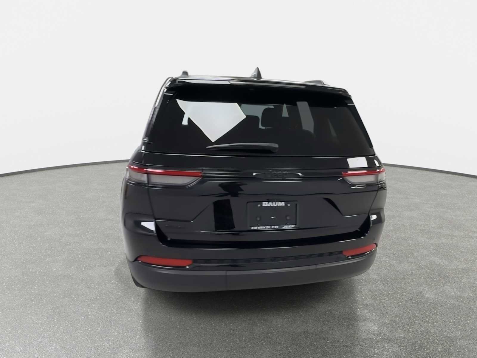 Used 2024 Jeep Grand Cherokee Altitude image 7