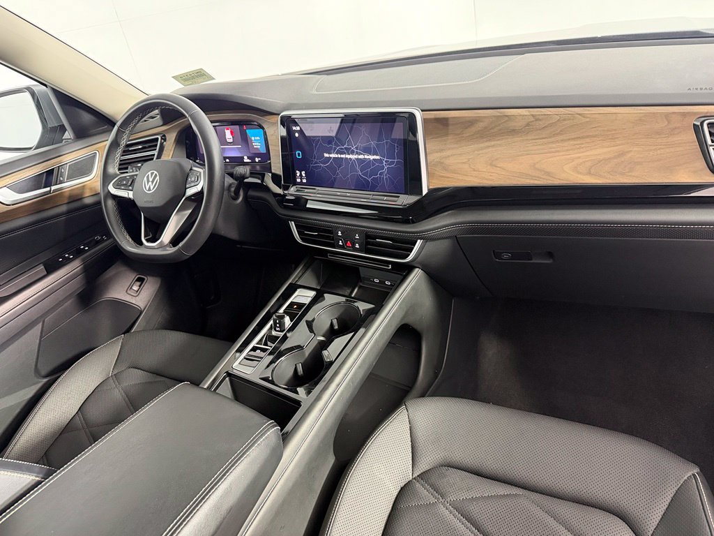 Used 2024 Volkswagen Atlas SE AWD/4WD image 16