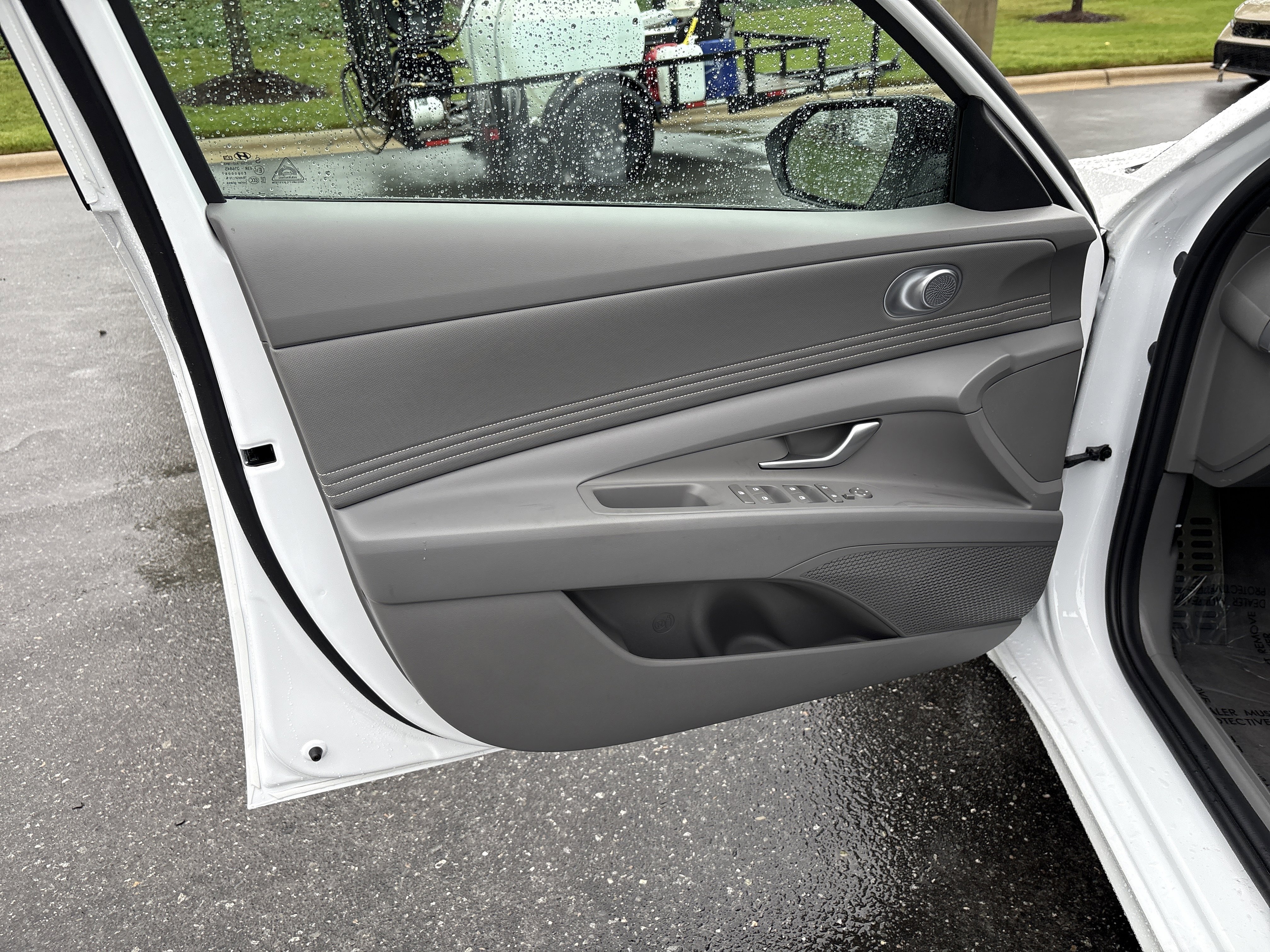 Used 2025 Hyundai Elantra Sport FWD image 21