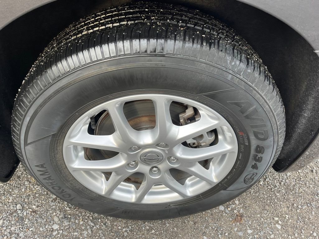 Used 2023 Chrysler Voyager LX image 16