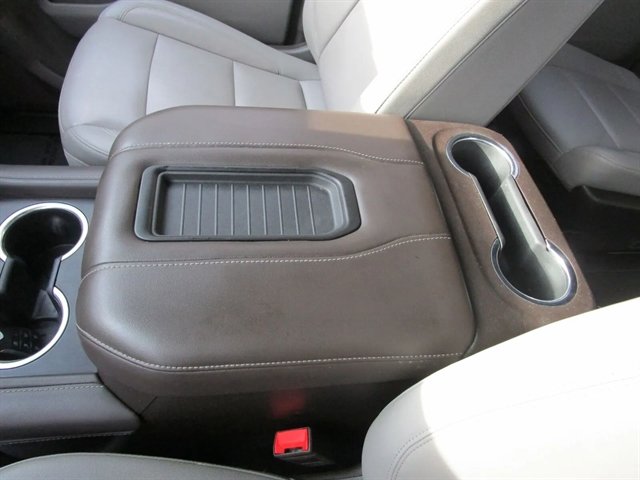 Used 2021 Chevrolet Suburban Z71 w/ Z71 Off-Road Package AWD/4WD image 24