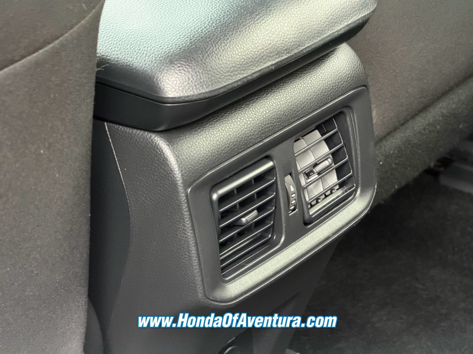 Used 2024 Toyota RAV4 LE AWD/4WD image 15