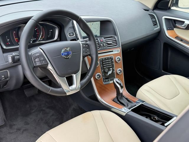 Used 2017 Volvo XC60 T5 Inscription w/ Preferred Option Package AWD/4WD image 10