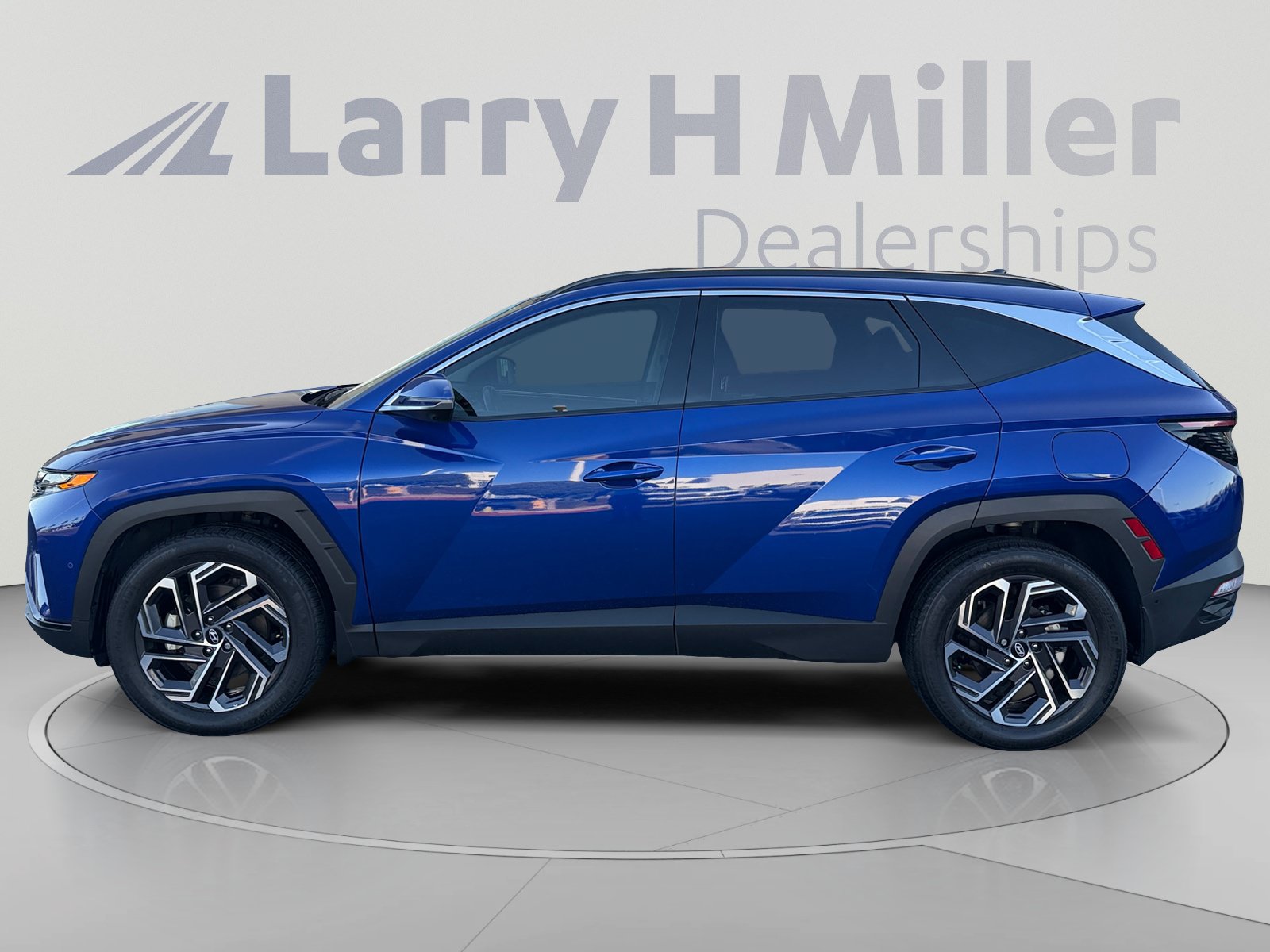 Certified 2024 Hyundai Tucson Limited AWD/4WD image 3