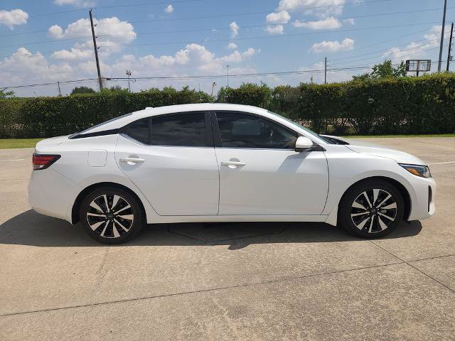 Certified 2025 Nissan Sentra SV w/ SV Premium Package FWD image 4