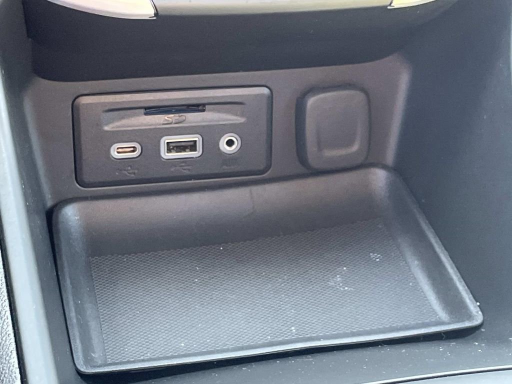 Used 2023 GMC Terrain SLT w/ Tech Package image 22