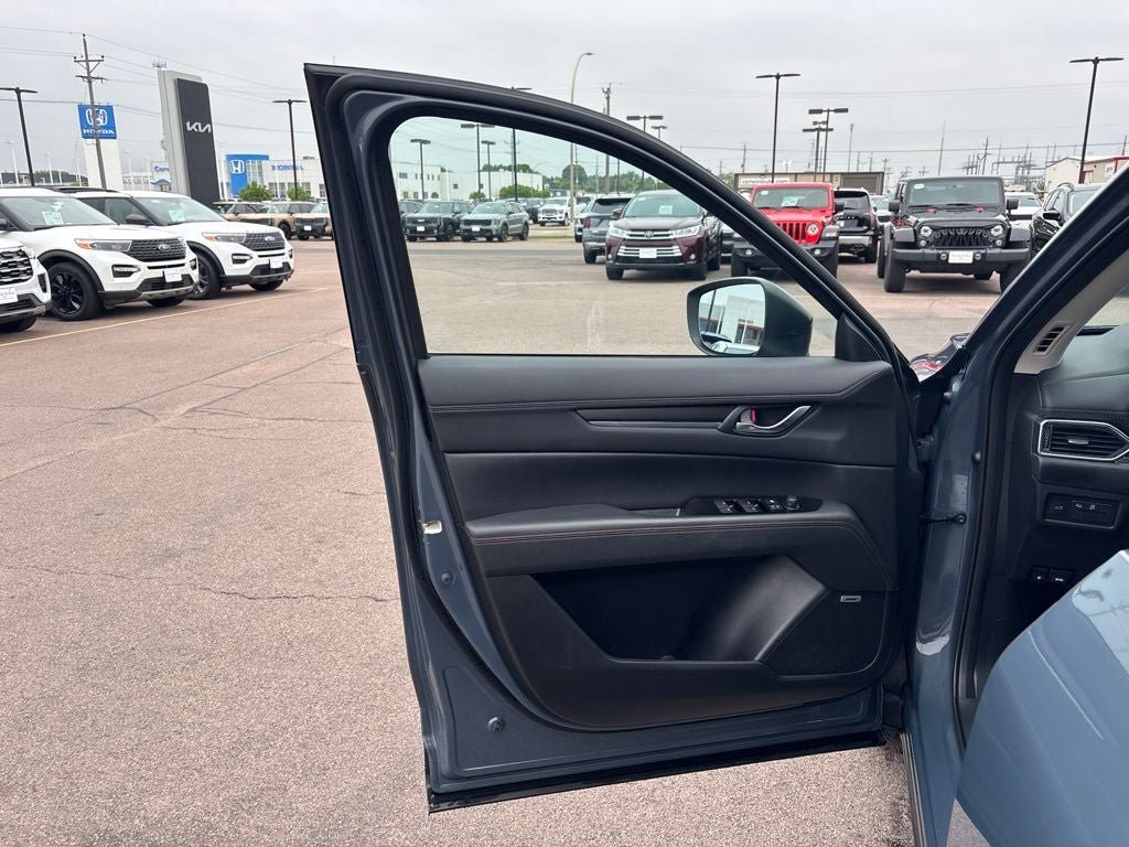 Used 2023 MAZDA CX-5 Carbon Edition AWD/4WD image 11