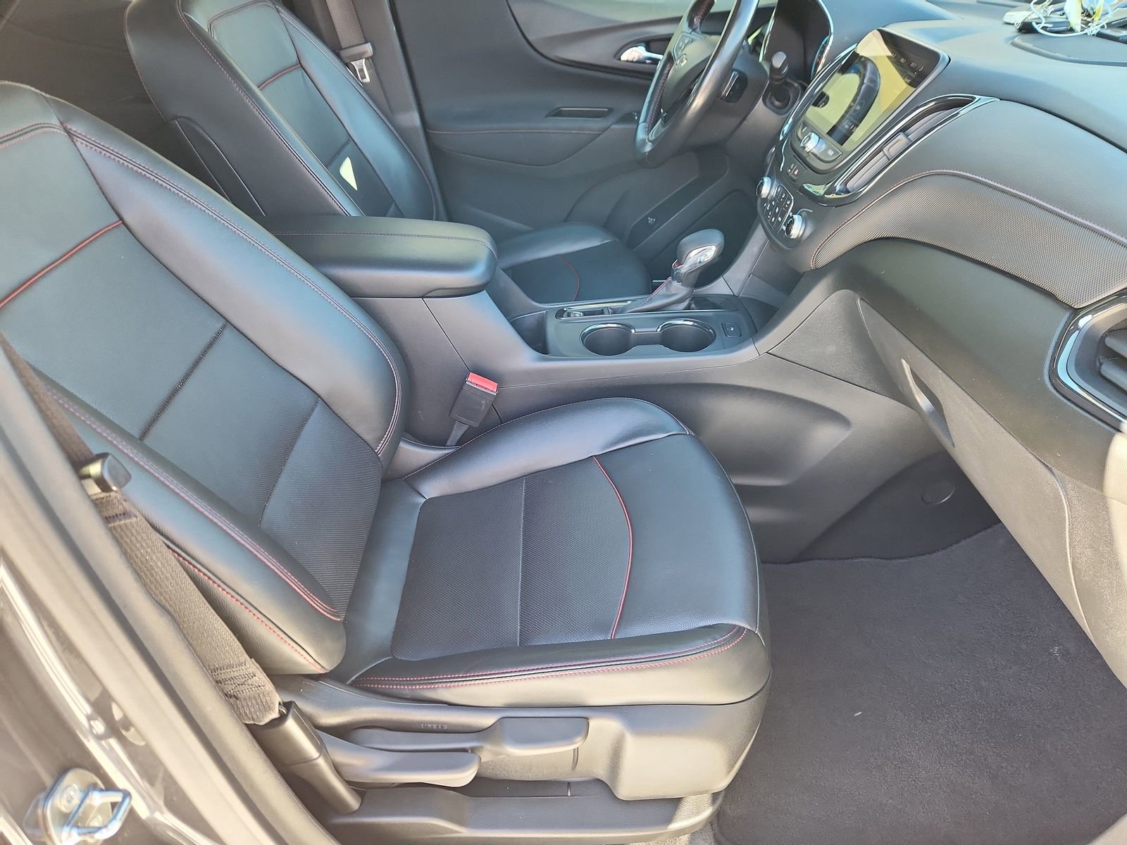 Used 2022 Chevrolet Equinox RS w/ RS Leather Package image 15