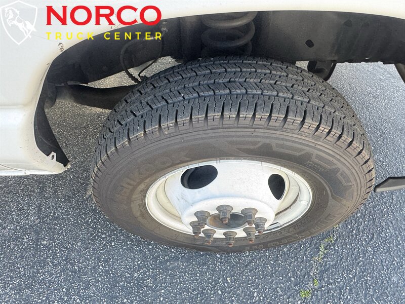 Used 2022 Ford E-350 and Econoline 350 Super Duty w/ Power Windows & Locks Group RWD image 15