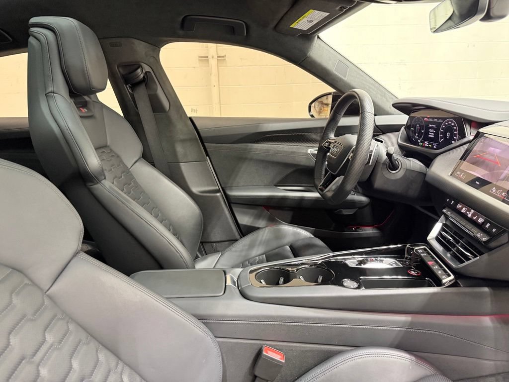 Used 2024 Audi RS e-tron GT w/ Carbon Performance Package AWD/4WD image 32