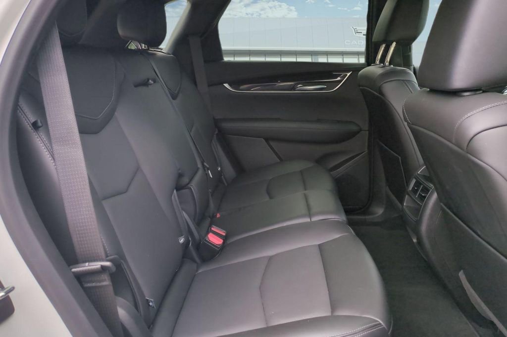Used 2022 Cadillac XT5 Premium Luxury AWD/4WD image 16