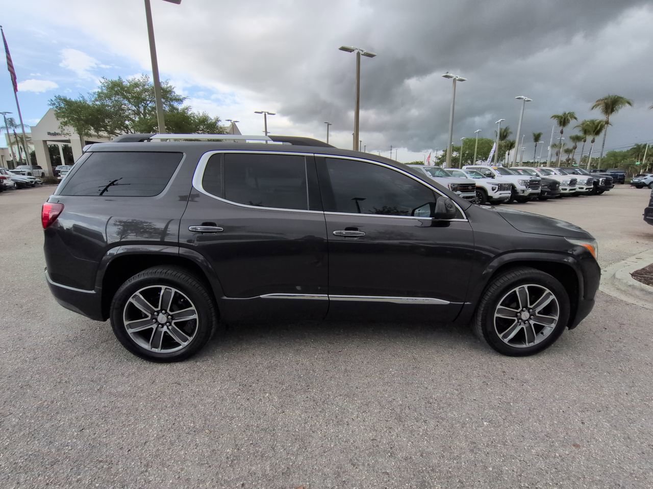 Used 2019 GMC Acadia Denali w/ Technology Package image 4