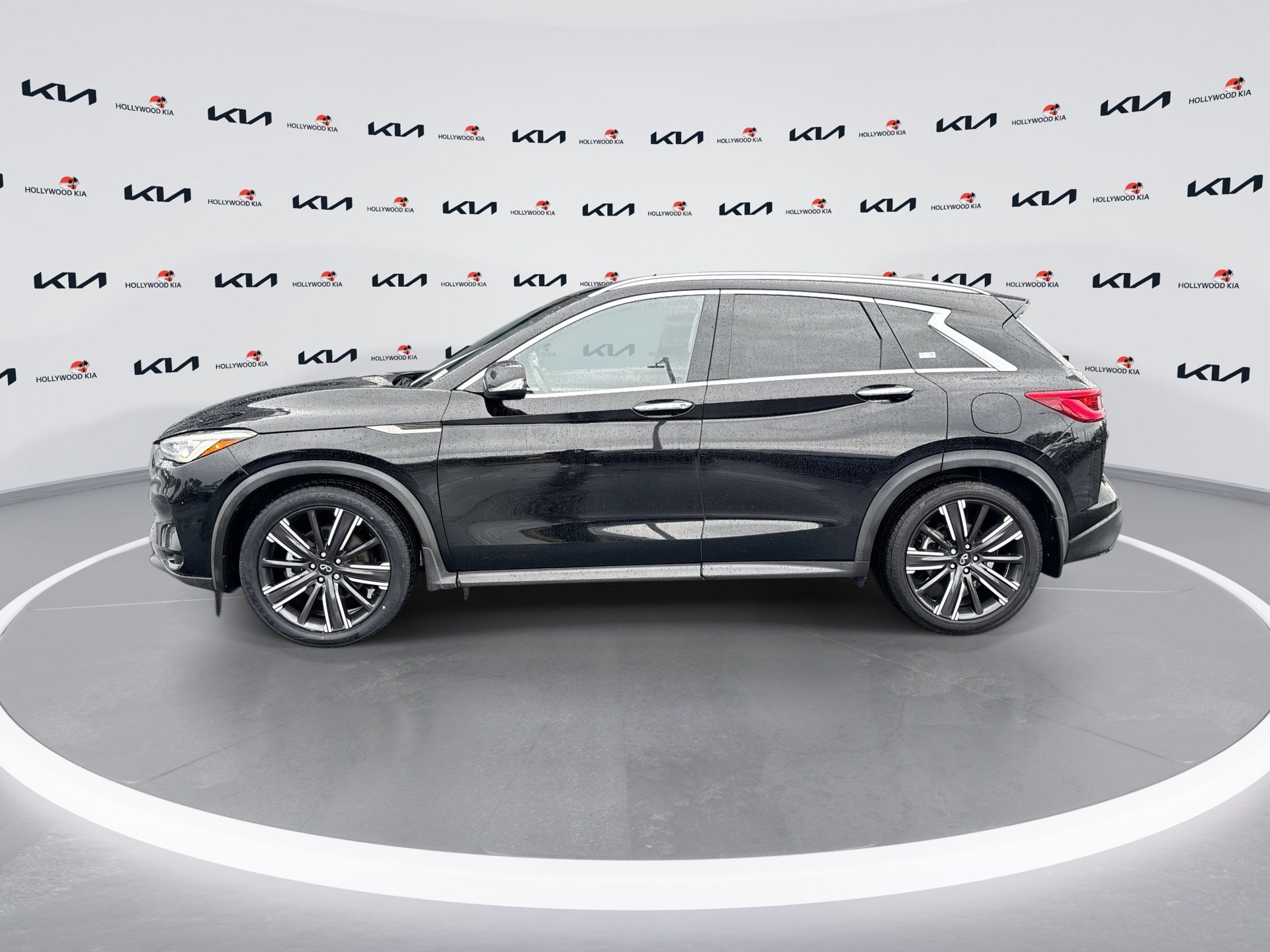 Used 2021 INFINITI QX50 Luxe w/ Appearance Package AWD/4WD image 5