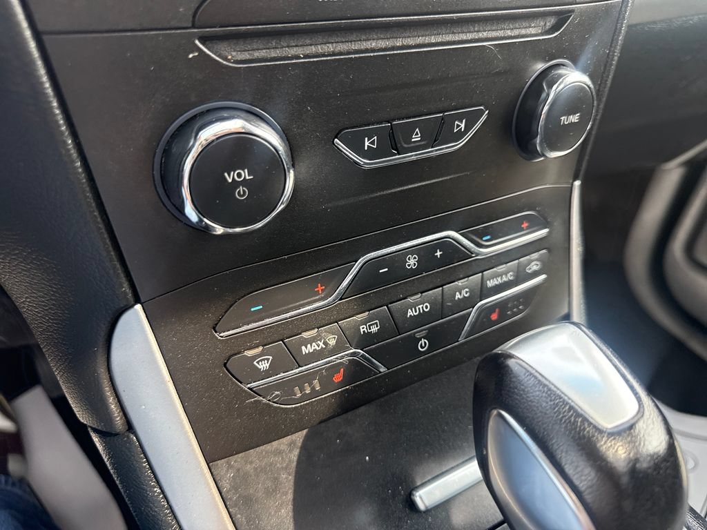 Used 2018 Ford Edge SEL w/ Equipment Group 201A AWD/4WD image 39