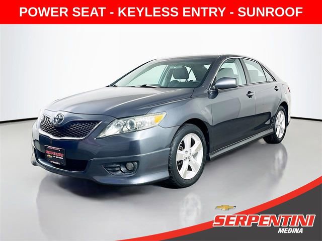 Used 2011 Toyota Camry SE image 1