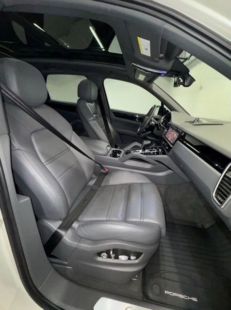 Used 2021 Porsche Cayenne image 14