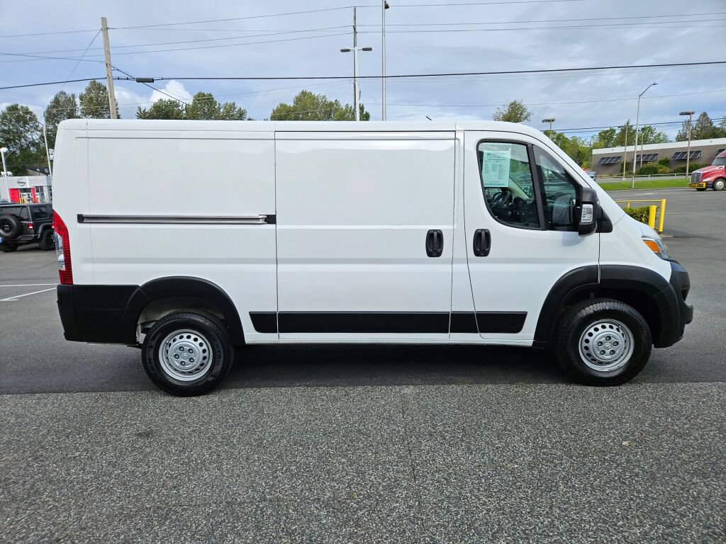 Used 2025 RAM ProMaster 2500 w/ Convenience Group FWD image 6