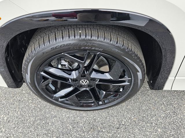 New 2026 Volkswagen Tiguan SE R-Line image 17
