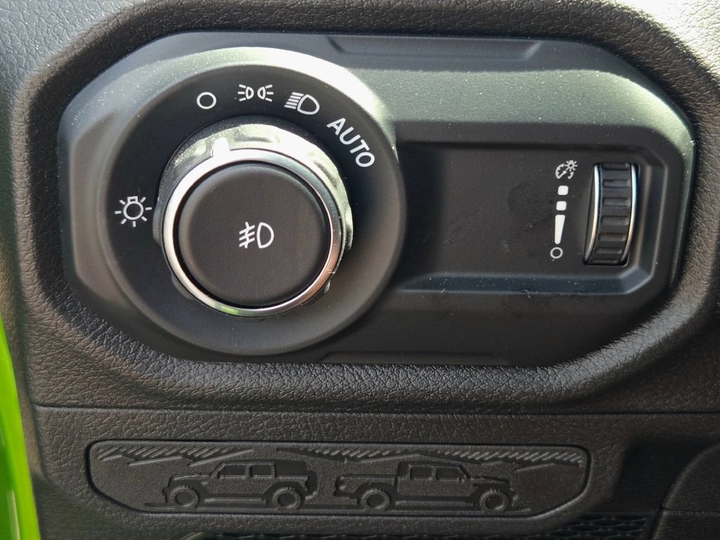Used 2025 Jeep Wrangler Unlimited Sport AWD/4WD image 26