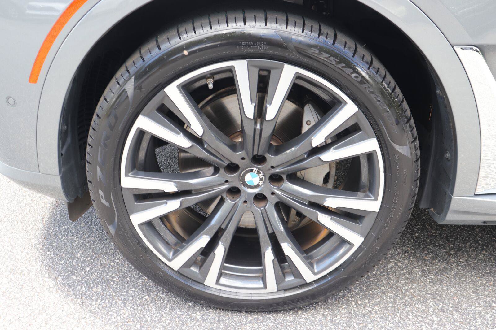 Used 2025 BMW X7 xDrive40i w/ Premium Package AWD/4WD image 43