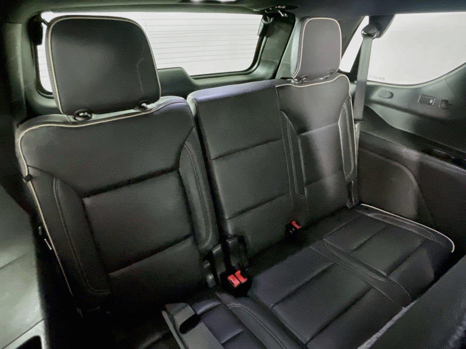 Used 2025 Chevrolet Tahoe Premier AWD/4WD image 31