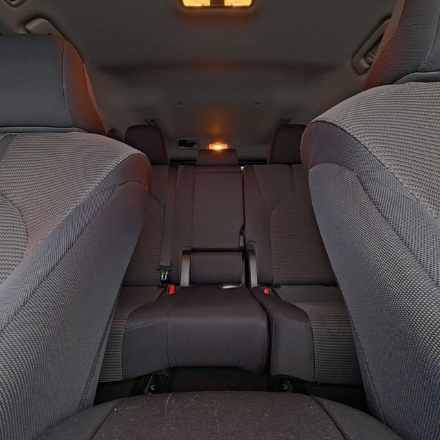 Used 2020 Toyota Highlander LE image 26